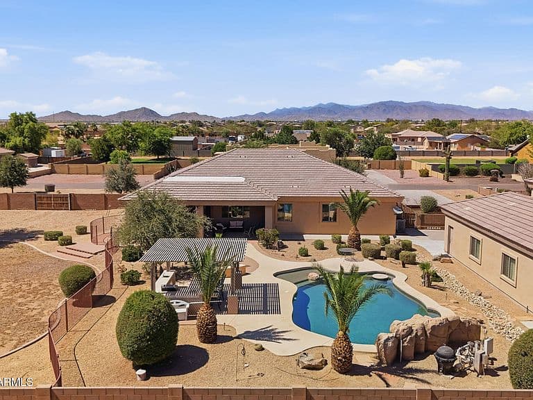 25747 W BLUE SKY Way photo 2