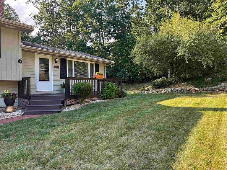 6 Quincy Lane photo 4
