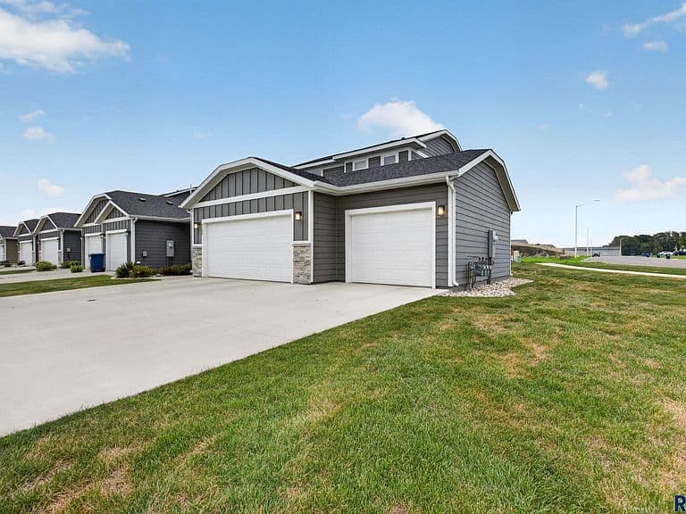 9309 W Ark Pl photo 3