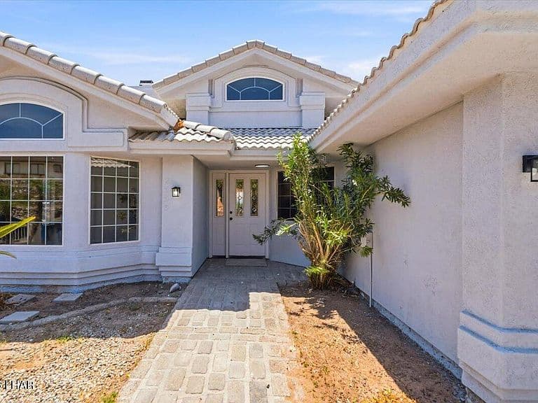 2555 Country Club Pl photo 2
