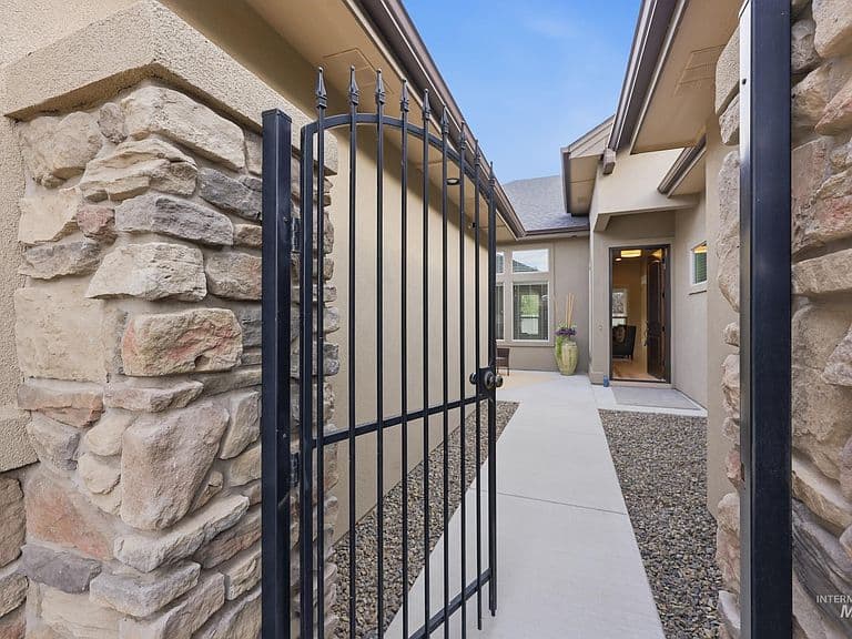 3500 W Lesina St photo 2