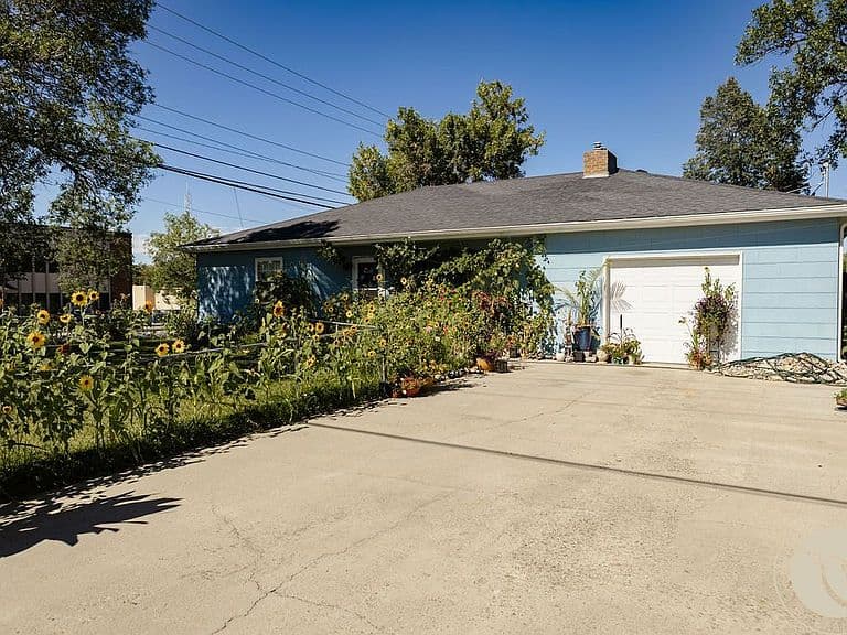 1549 Lewis Ave photo 5