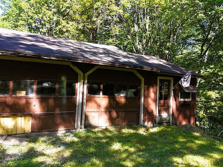 31 Watson Road photo 3