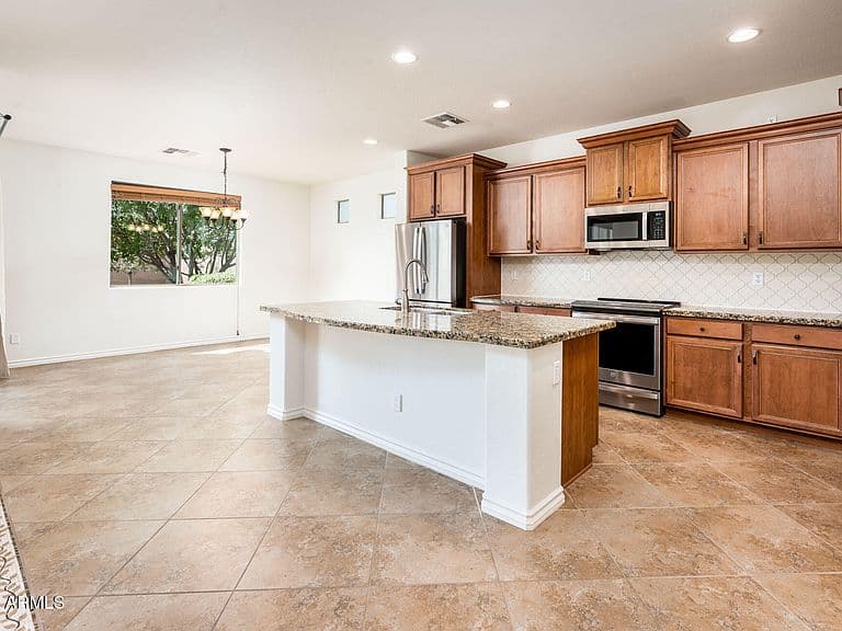 685 E HUMMINGBIRD Way photo 4