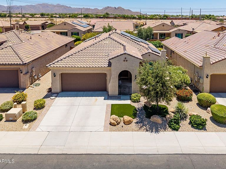 26611 W ZACHARY Drive photo 4