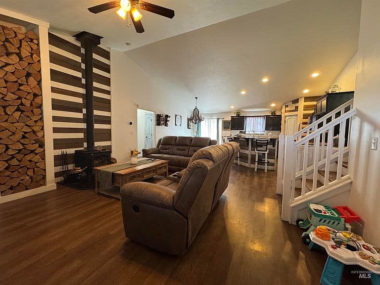 817 Owl Ct photo 4