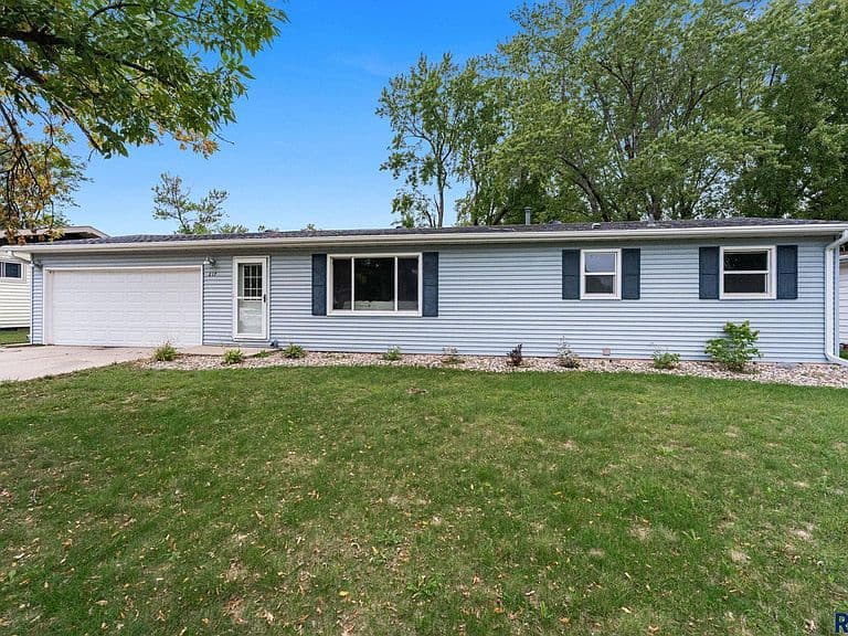 217 N Needles Dr photo 4