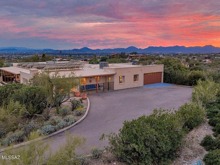 4975 N Camino Esplendora photo 1