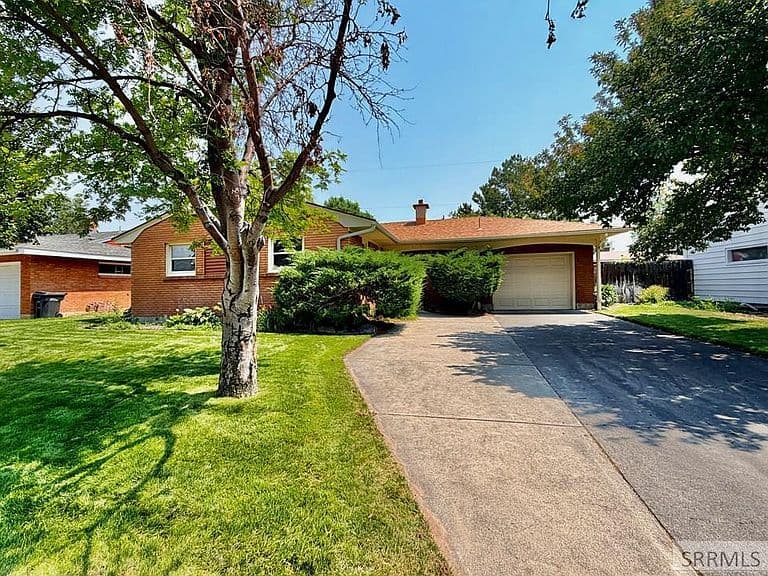 1135 Austin Ave photo 1