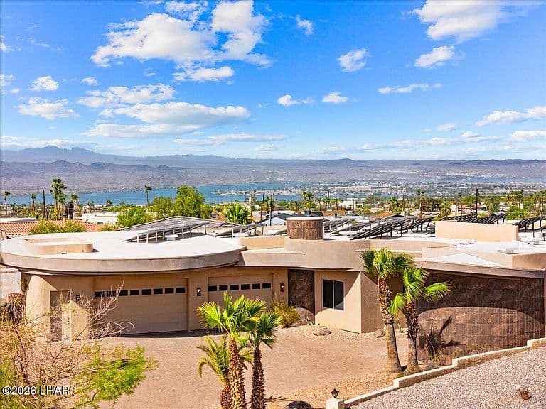 2695 Castaway Dr photo 2