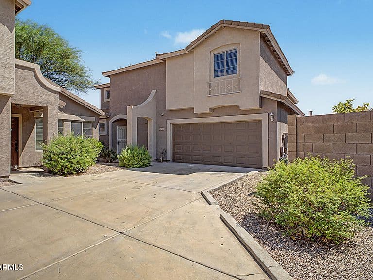 4038 E MELINDA Lane photo 1