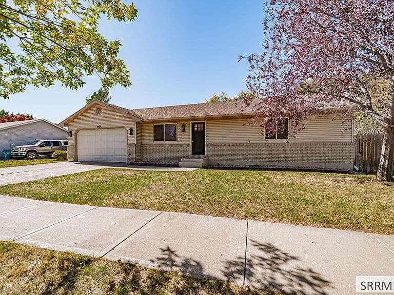 2901 Bliss Dr photo 3