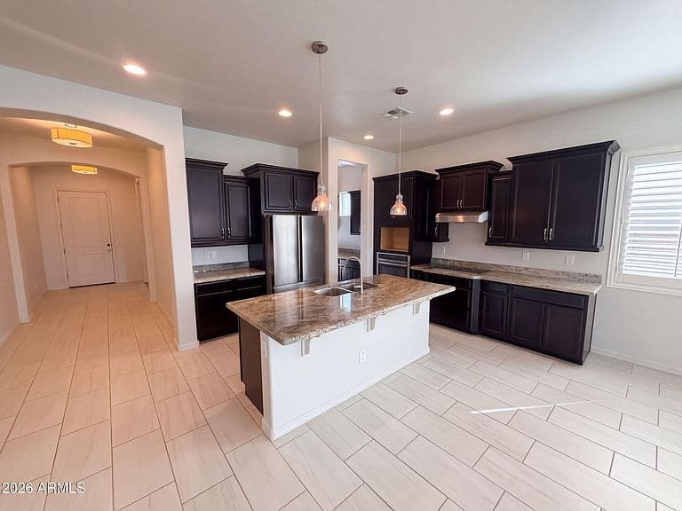 20509 W VALLEY VIEW Drive photo 2