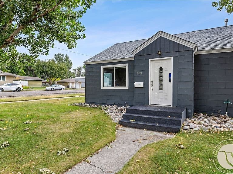 519 6th Ave photo 4