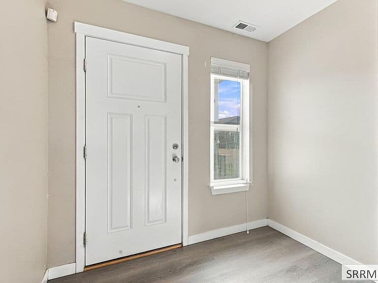 2898 Murwood St photo 4