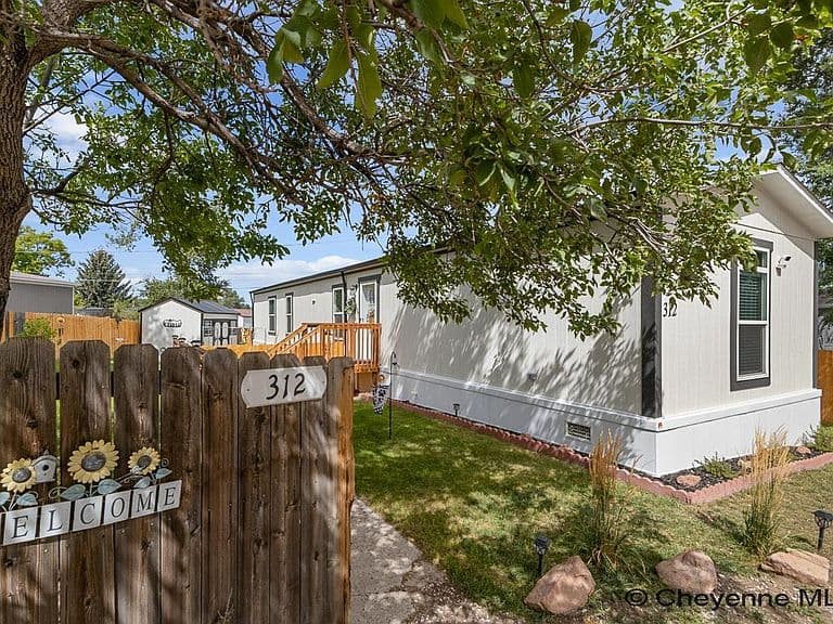 312 Walker Ln photo 1