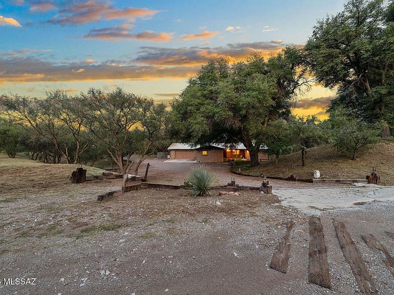 13 Hog Canyon Rd photo 4