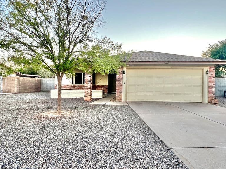 1808 N BULLMOOSE Drive photo 1