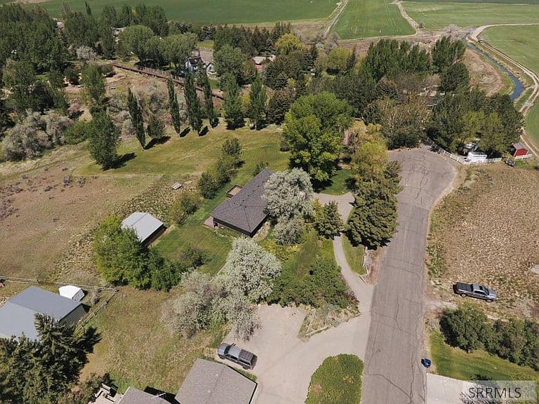 595 N Murdock Ln photo 2