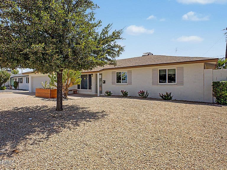 8119 E PALM Lane photo 5