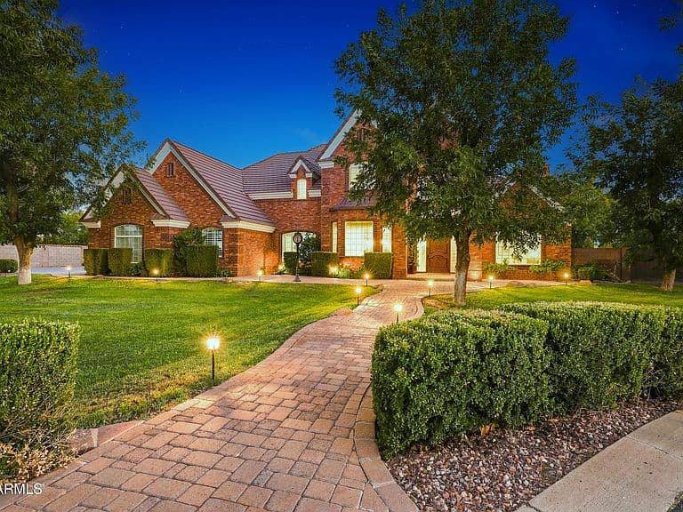 15415 E PICKETT Court photo 3