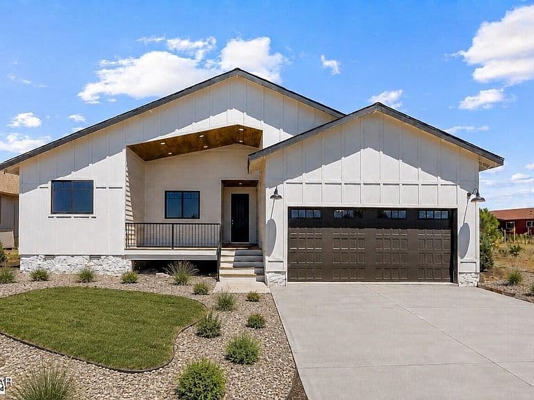 561 S Rock Ridge Dr photo 1
