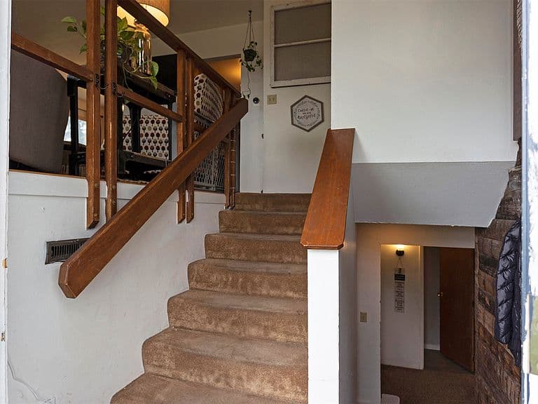 638 W Artemos Dr photo 5