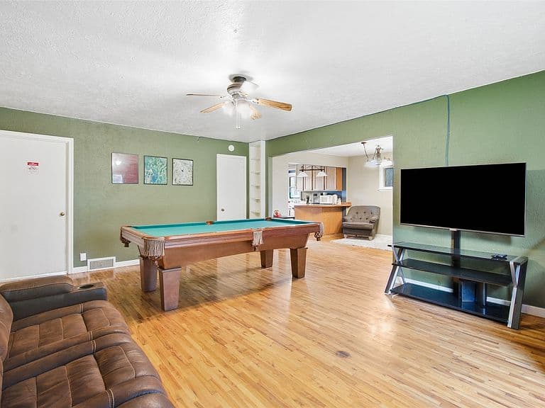 1327 4th Ave E photo 4