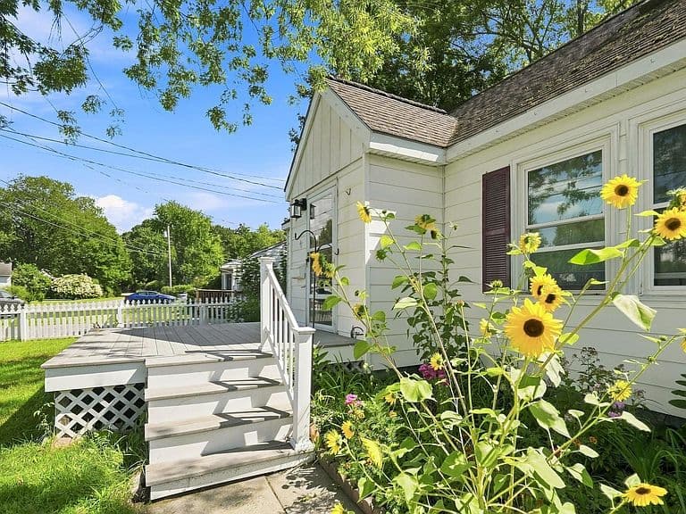47 McIntosh Avenue photo 4