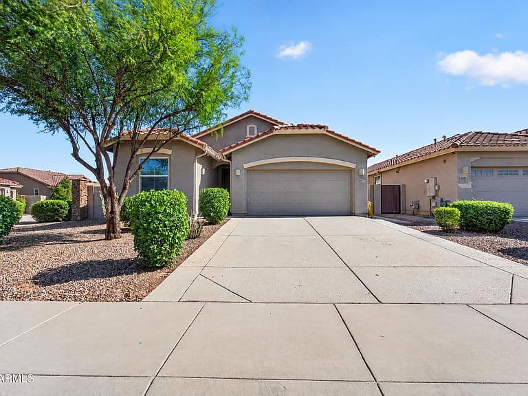36877 N YELLOWSTONE Drive photo 2