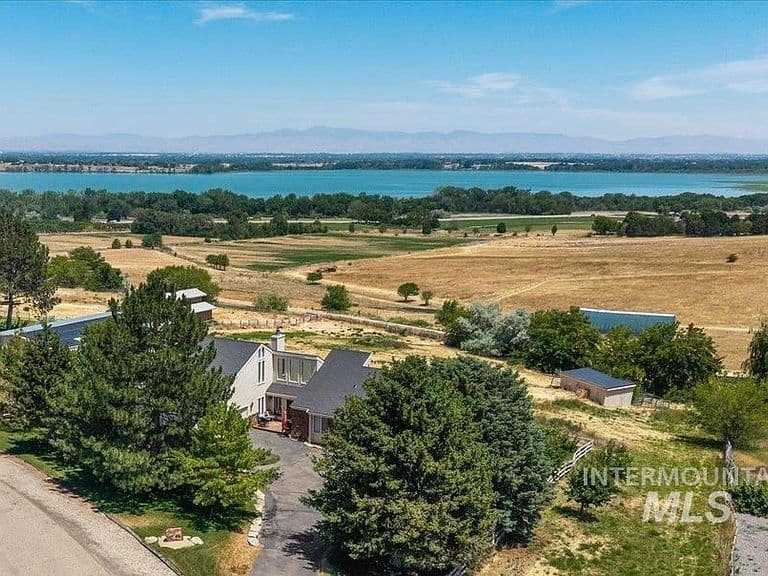 10270 Duck Ln photo 1