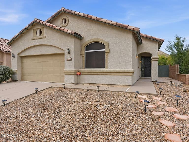 253 N Desert Park Pl photo 1