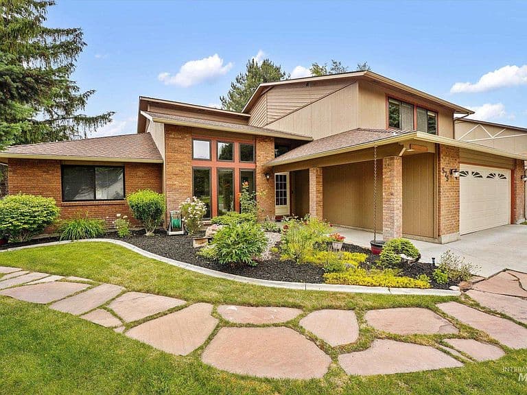 575 N Pebble Beach Way photo 3