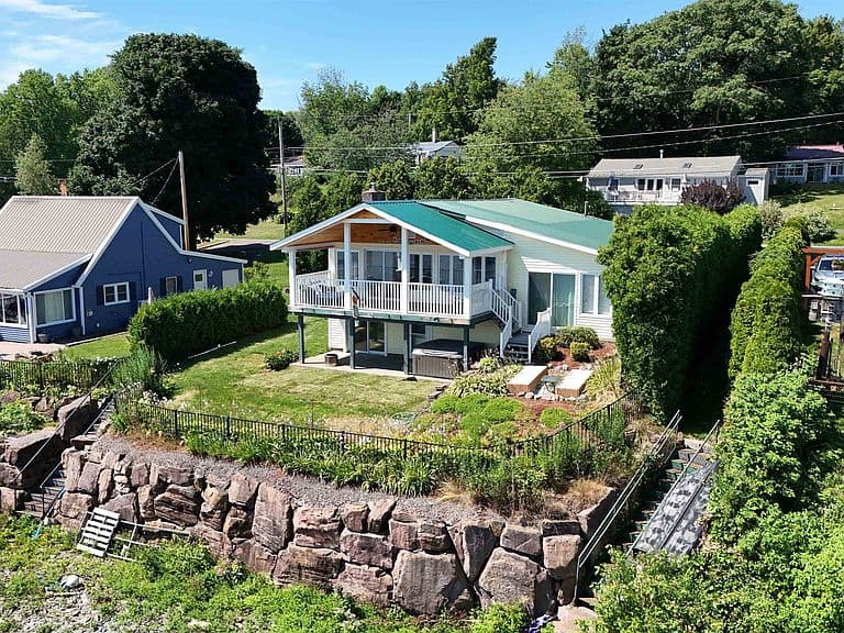 208 White Cap Road photo 3