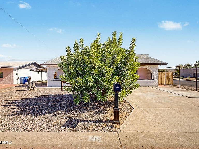 6407 E ASPEN Avenue photo 5