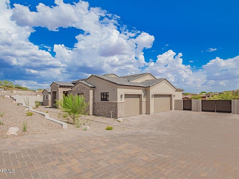 8871 E Canyon Vista Drive photo 3