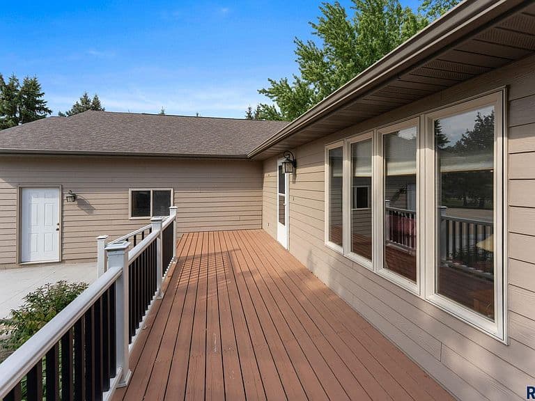 27302 Atkins Pl photo 4