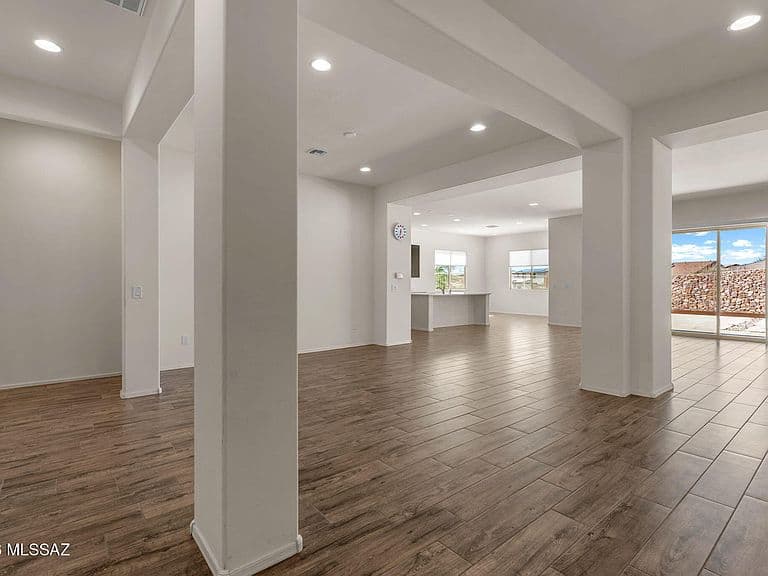 11787 N Silver Desert Dr photo 2