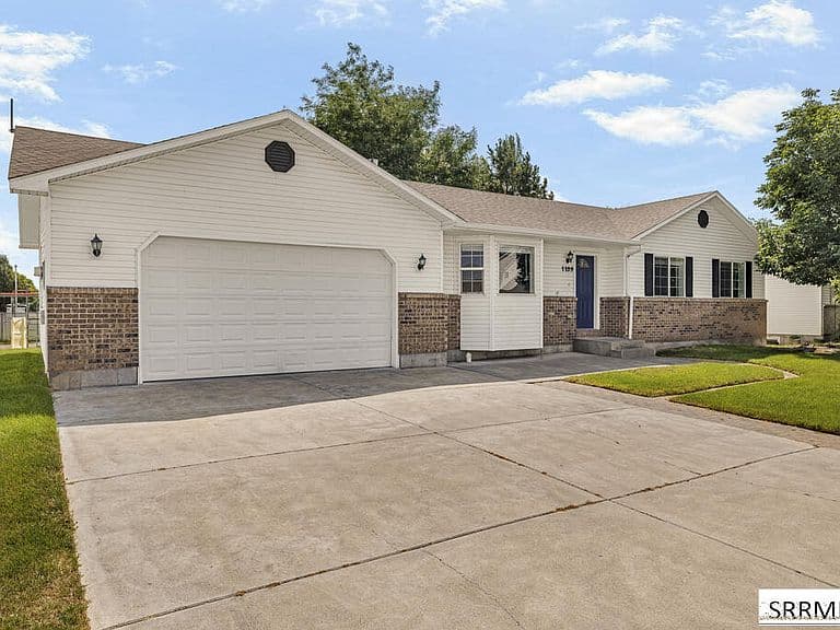 1109 S Diamond Cir photo 3