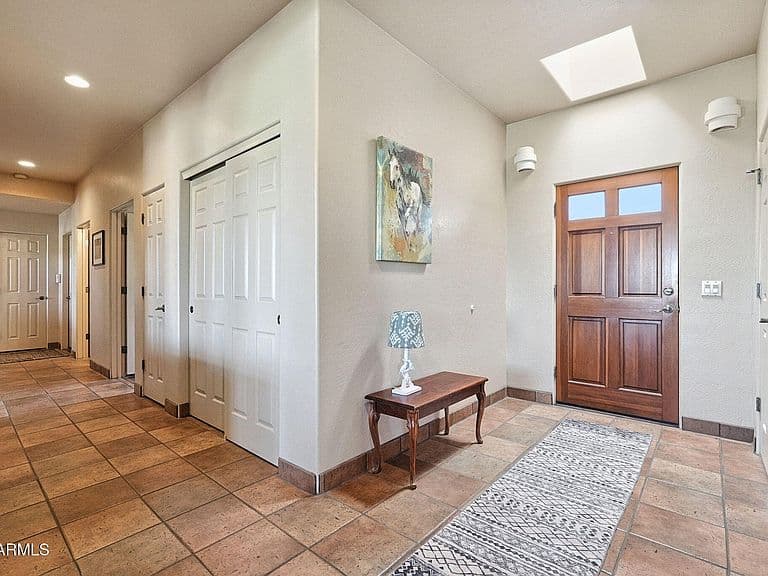 250 N CLEOPATRA Street photo 5