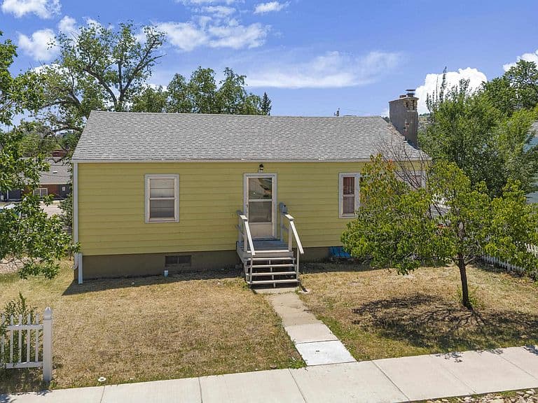611 Saint Patrick St photo 1