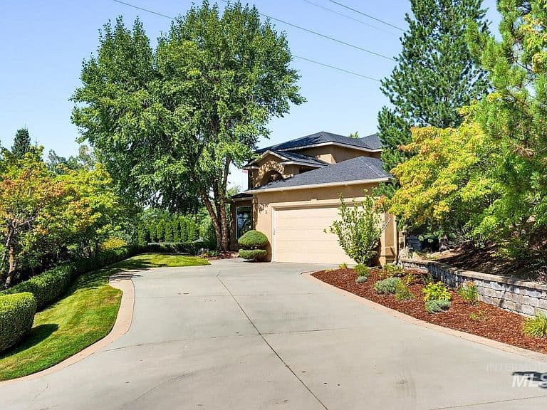 212 W Thornberry Dr photo 3