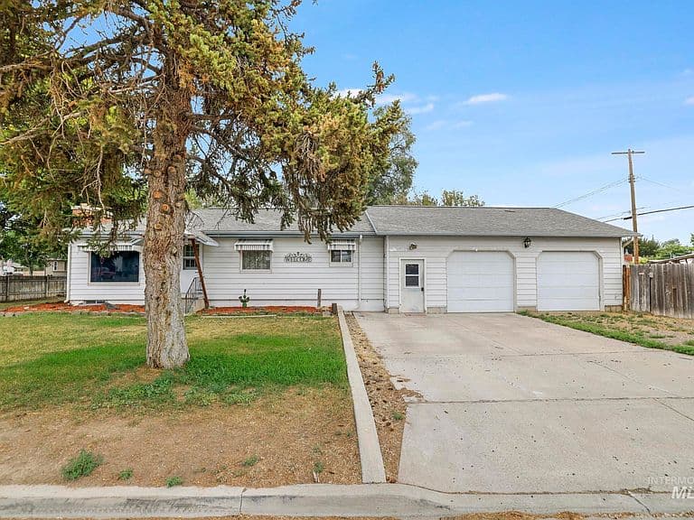 305 Borah Ave photo 2