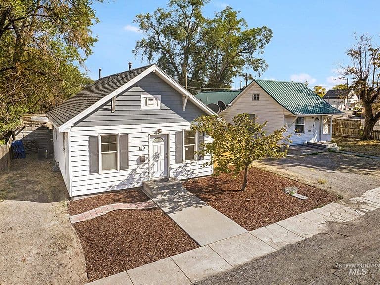 150 Adams St photo 1