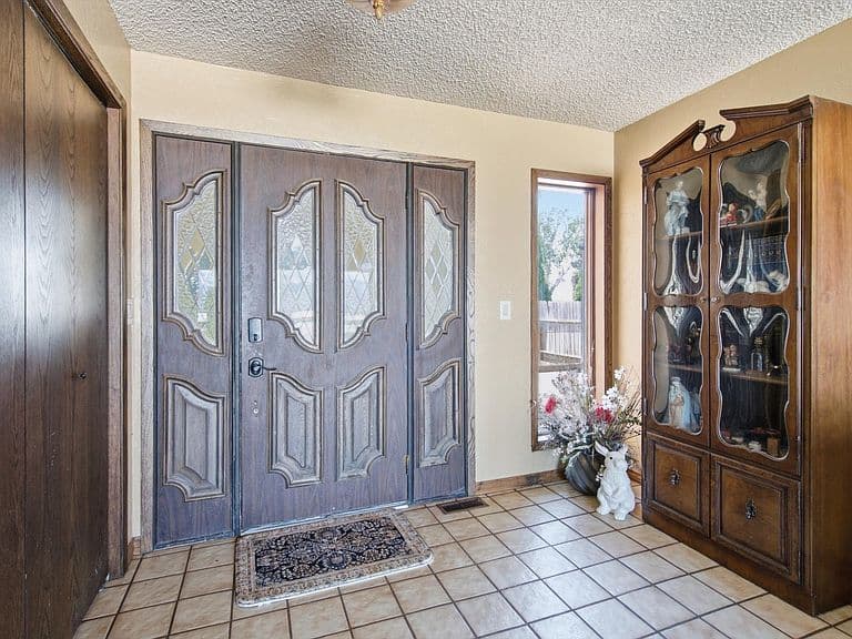 605 Farm View Ln photo 3