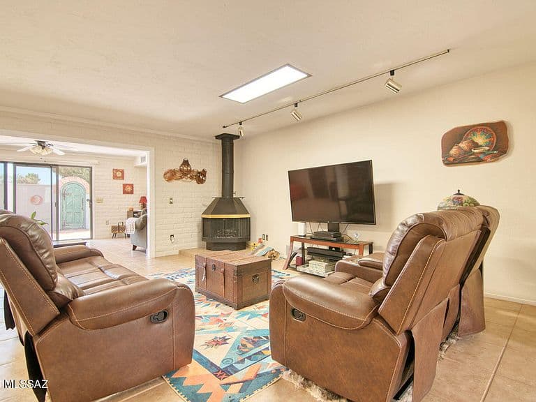 10075 N Oro Pl photo 1