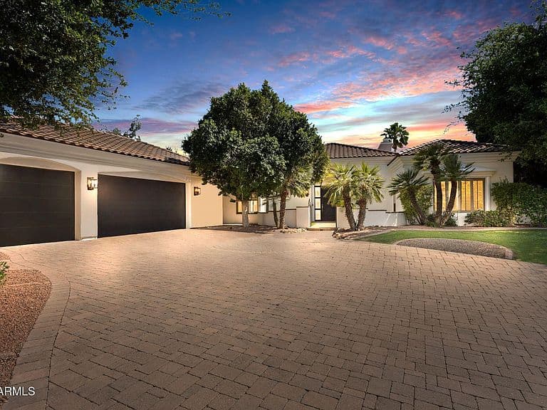 8757 E SHARON Drive photo 1