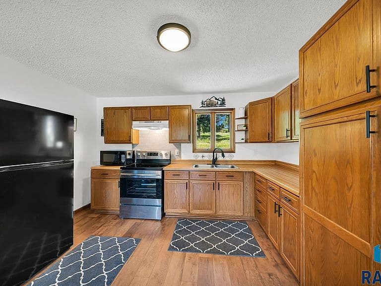11775 Prospect Rd photo 5