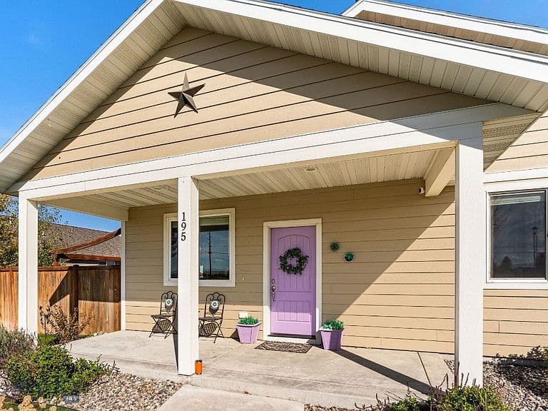 195 Centennial Village Dr photo 2