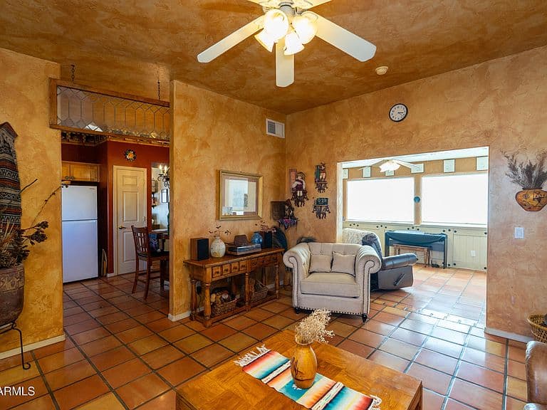 524 S TAYLORS Trail photo 4
